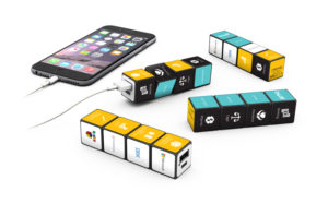 gadget-promozionale-innovativi-online-caricatore-rubik-portatile-personalizzato-blocchi-pubblicitario-aziendale